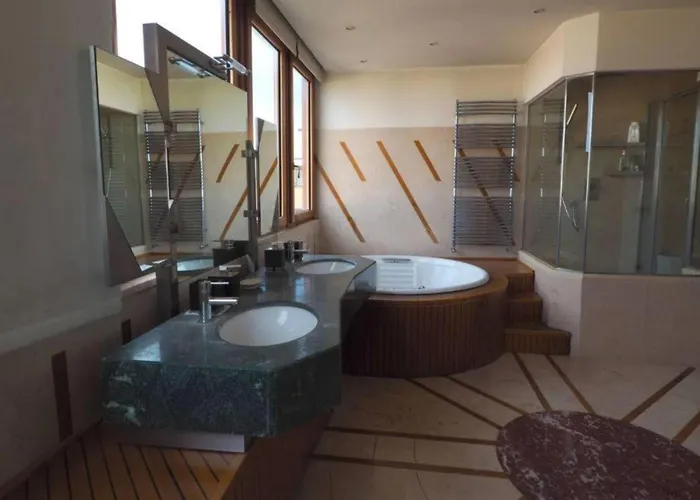 Con Terrazza E Sauna A Monteverde, Roma, Italia רומא